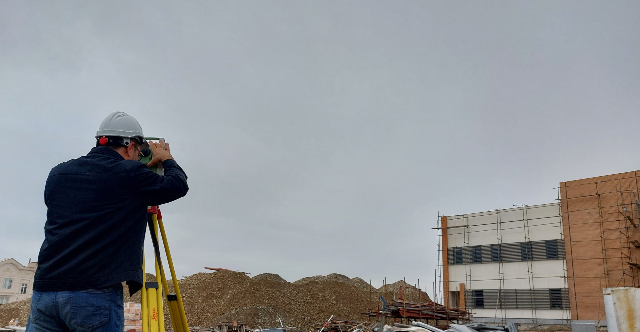 Precise Monitoring of Earthworks with a Total Station Camera