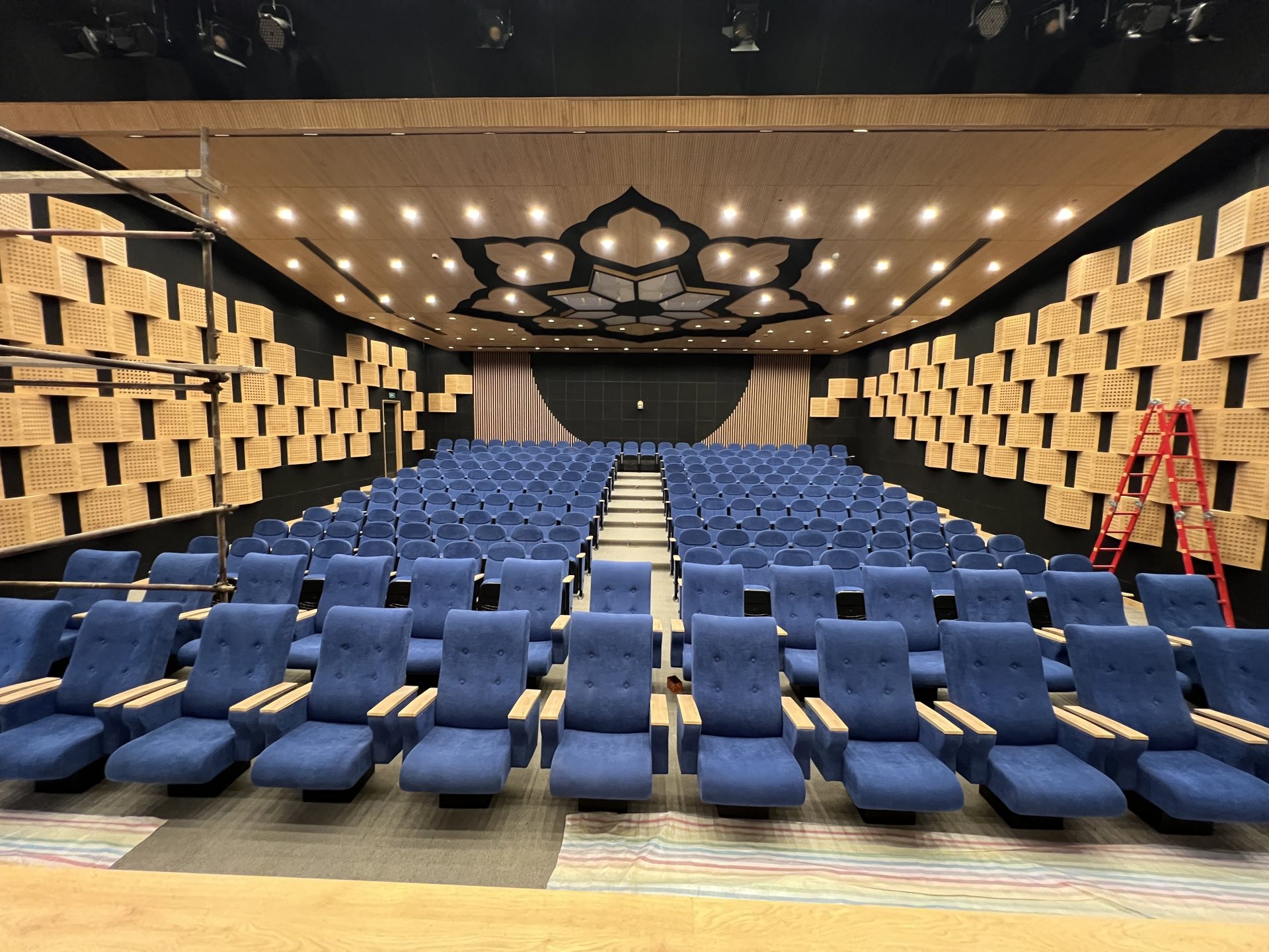 Equipping the amphitheater hall of the Shahrbanoo Complex, Tehran Municipality, District 16